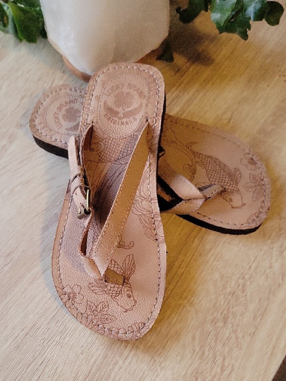 Lucky Brand Tan Leather Thong Sandals with Buckle